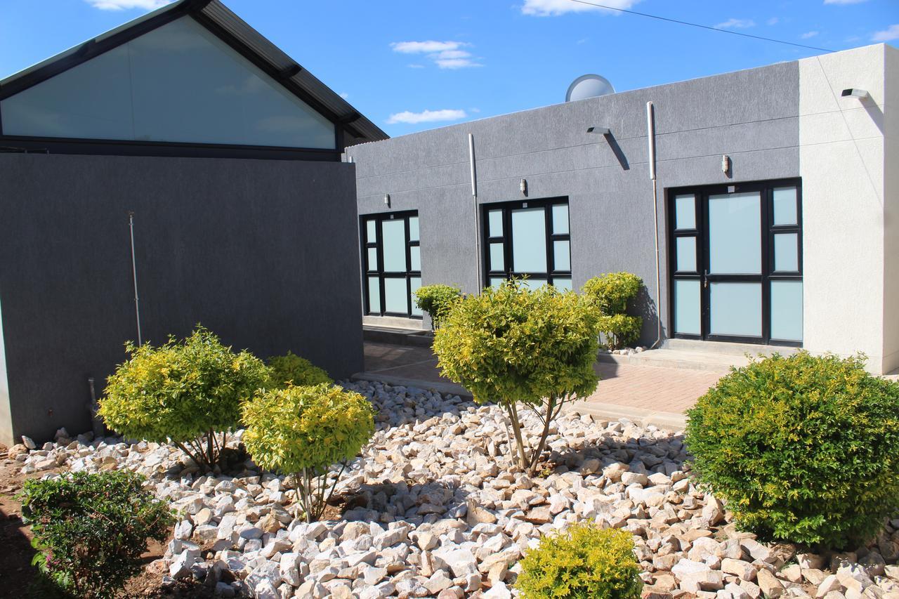 Tsumeb Guesthouse Kamho Exterior photo